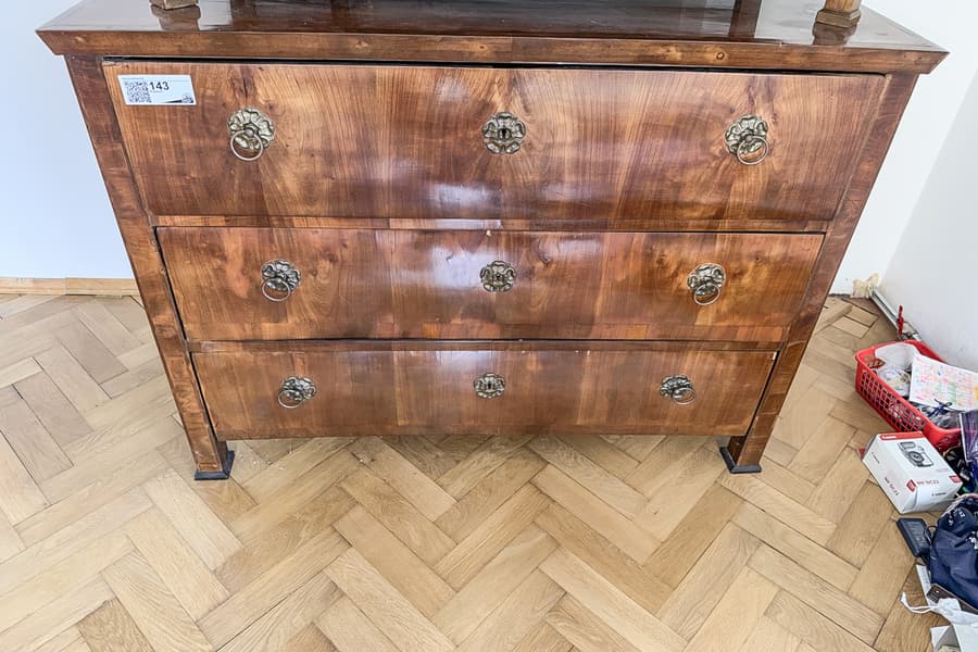 Massivholz vintage Ladenschrank